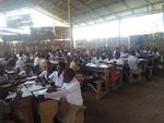 Bis zu 90 Schüler lernen in einem Klassenzimmer